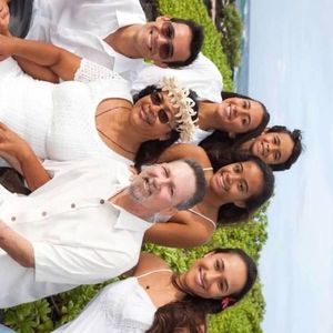 Meet your Posher, Dee